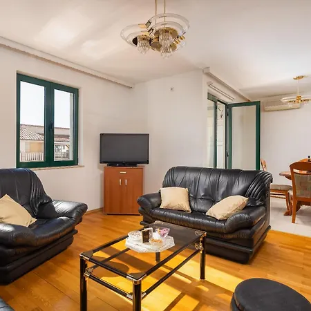 Adria Philipe Apartment